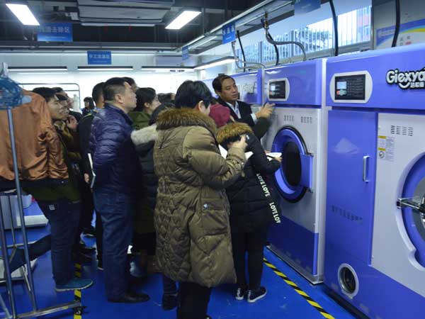 大數據浪潮襲來 <a href='http://m.3dyouneed.com/aboutus.html'>潔希亞國際洗衣</a>帶你握緊商機