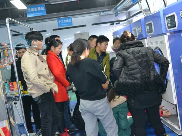 創(chuàng)業(yè)加盟選擇干洗店怎么樣？